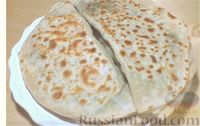 Фото к рецепту: Лепёшки с зеленью и помидорами