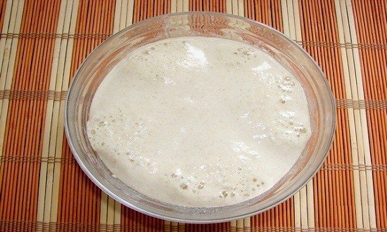 залить теплой водой