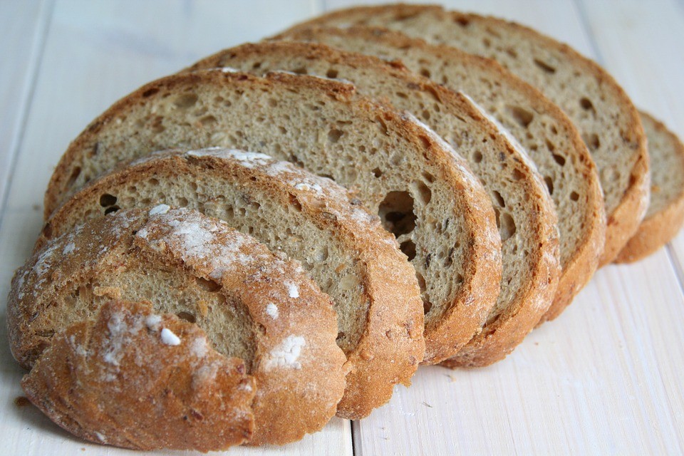 Здоровое питание для привлекательной фигуры: как и из чего приготовить вкусный и полезный диетический хлеб