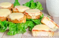 Фото к рецепту: Яичные гренки с фаршем, помидорами и сыром
