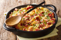 Страта - хлебная запеканка с сосисками и сыром (Breakfast Strata with Sausage and Cheese)