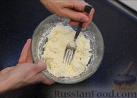 Фото приготовления рецепта: Сырники на желтках - шаг №3