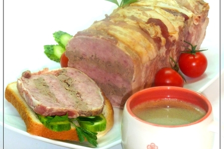 Фото к рецепту: Самый простой мясной хлебец с куриной печенью, как альтернатива колбасе к завтраку