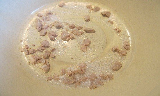 дрожжи с сахаром