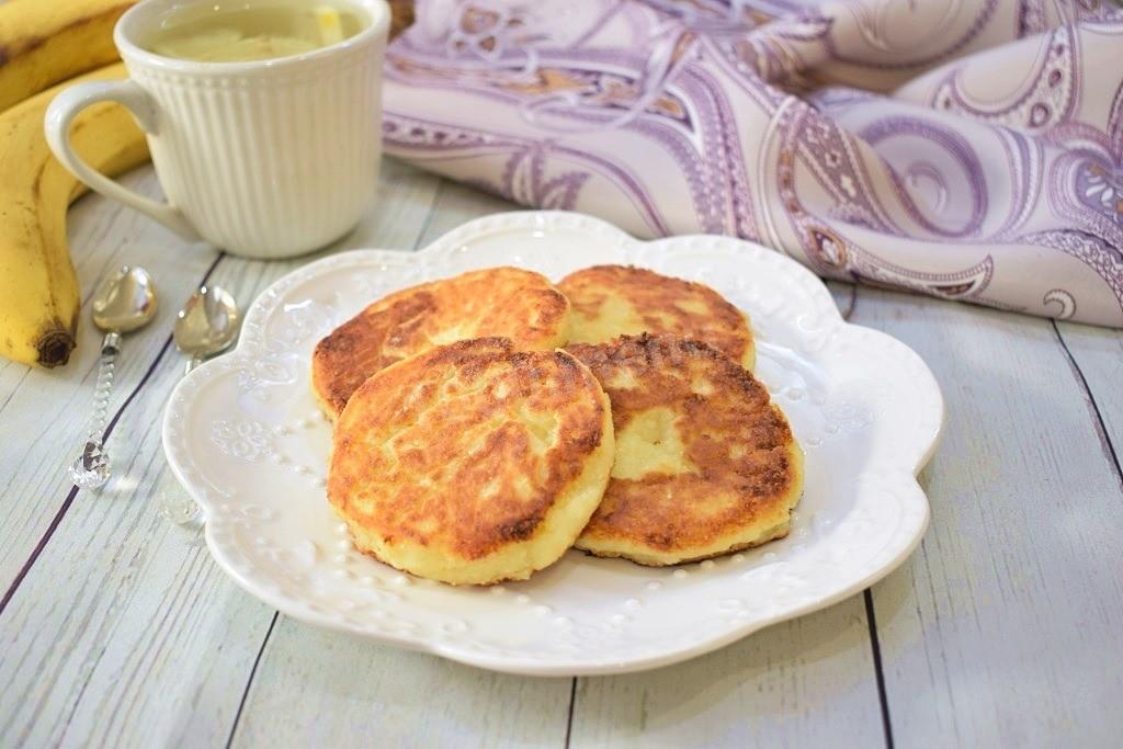 Сырники с бананом и творогом