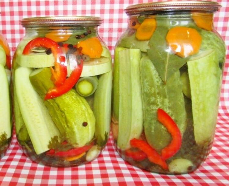 Маринованные огурцы с кабачками на зиму