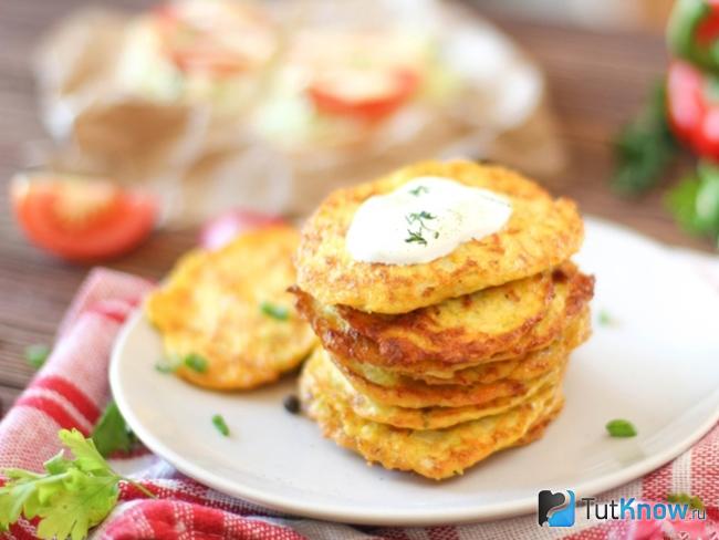 Кабачковые оладьи с чесноком