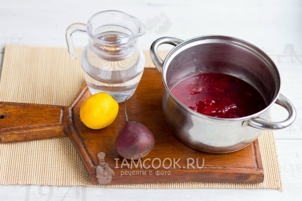 Соединить бурак, воду и сок лимона