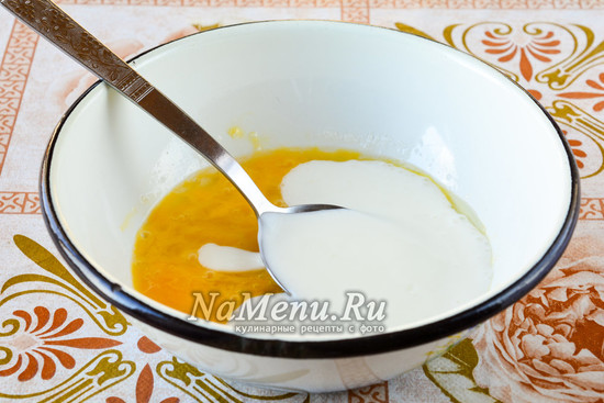 Влить кефир
